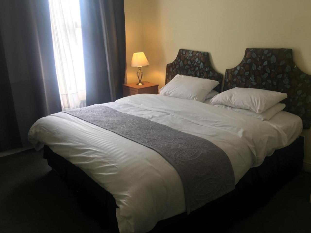 Dukes Head 3*